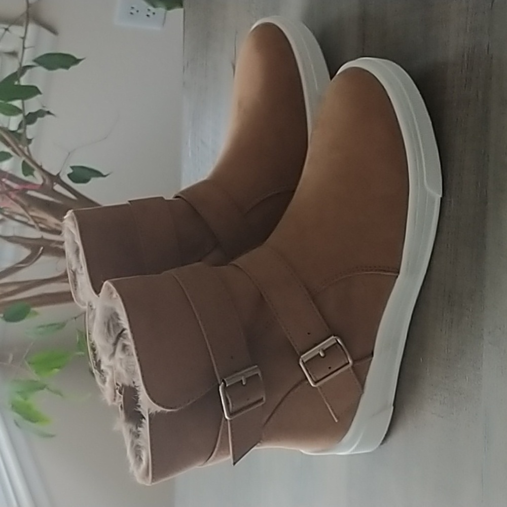 New Cat & Jack Tan Olexa Tan Boot Fur Lined Girl's 3